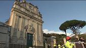 Paura, crolli e feriti
