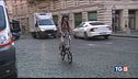 Al lavoro in bici