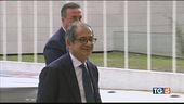 Tria rassicura, l'Ue: "Rispettate i vincoli"