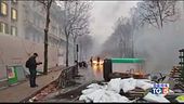 Parigi: un altro giorno di battaglia