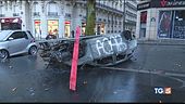 Guerriglia a Parigi infiltrati in piazza