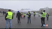 Macron e i gilet gialli, dialogo e pugno duro