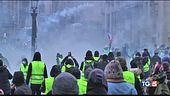 Gilet gialli scatenati Parigi a ferro e fuoco