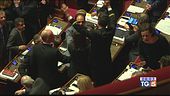Approvata la manovra, furia delle opposizioni