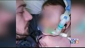 Continua la lotta del piccolo Alfie
