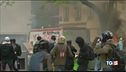 Parigi e Istanbul, scontri in piazza
