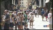 Il caldo non molla allerta nelle città