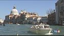 Tra turisti incivili e scontrini record