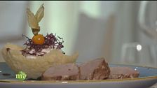 Filetto di maialino con salsa di frutti di bosco