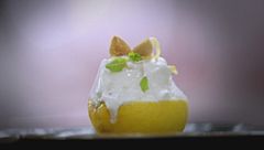 Sorbetto al limone e mandorle
