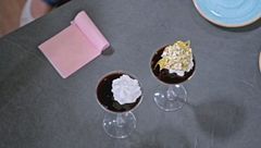 Mousse al cioccolato con gelatina di caffè