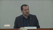 Salvini contro i venditori abusivi