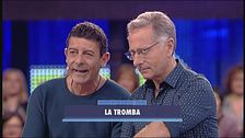 Bonolis schiaffeggia il valletto