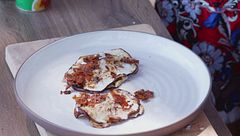 Melanzane con ragù alla bolognese e fonduta di squacquerone