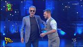 I Nuovi Mostri con lo scontro Cattelan-Bocelli sui pattini