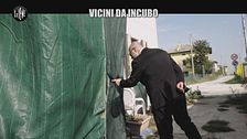 GOLIA: Vicini da incubo: perseguitato da un intero paese (o viceversa?)