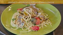 Spaghetti affumicati con pomodorini e vongole