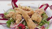 Filetti di pollo combattente con misticanza di verdure
