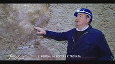 L'Aquila: il palazzo dove il tempo si è fermato