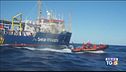 Appelli e solidarietà ma i 49 restano in mare