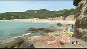 E l'esercito "libera" le spiagge da sogno