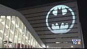 Il mondo festeggia Batman