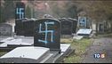 Svastiche sulle tombe