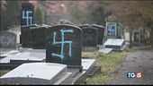 Svastiche sulle tombe