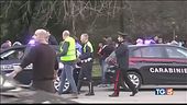 Fugge da un controllo e travolge passeggino