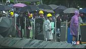 Hong Kong, anche frecce e catapulte