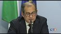 Tria: l'Italia è ferma "Distruggono il paese"