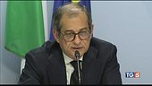 Tria: l'Italia è ferma "Distruggono il paese"