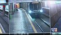 Milano, la metro frena bruscamente: 17 feriti