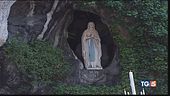 Bergoglio su Lourdes "più fede, meno affari"