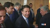 Il governo va avanti le tensioni restano