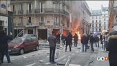 Parigi, scoppio e feriti C'è anche un'italiana