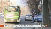 Bus investe poliziotti