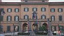 Accoltella la moglie davanti ai tre figli