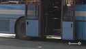 A 3 anni dimenticato sul bus