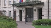 Pestato in classe, rischia la vista