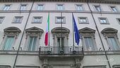 E lo scontro continua
