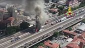 Brucia un tir, inferno sull'A14