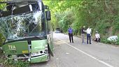 30 feriti sul bus degli studenti