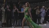 J.Lo incanta la Fashion Week