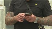 Sempre più smartphone-dipendenti