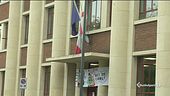 Giù dalle scale a scuola, è grave