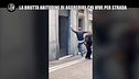 MARTINELLI: Calci a un clochard: "Piscia e vomita sul mio portone"