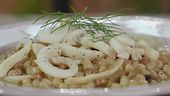 Fregula sarda con crema di carciofi e crostacei