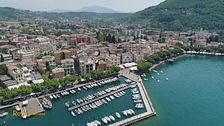 Garda: un lago, un paese