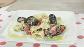 Pasta con cozze e pecorino al cartoccio